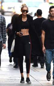 From Gym to Street: How to Rock Athleisure Fashion